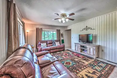 Image de Relaxing Ruidoso Getaway w/ Spacious Deck!