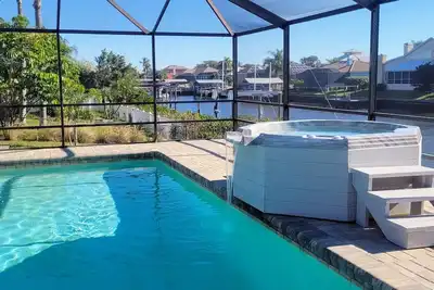 Image de Seaside Oasis! Dog-Friendly, Waterfront, Private Dock, Saltwater Pool & Spa,