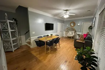 Image de Lovely Family Home Sleeps 8 near Sea Palms