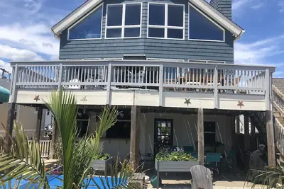 Image de Water front manasquan. 40’ bulkhead on lagoon. Blocks to beach