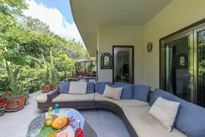 Image de Modern Penthouse in La Veleta: Luxe, Pool, Wifi, 2br, Safe,