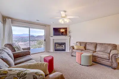 Image de Views, Pools, and Sweet Comfort - Las Palmas 3 bedroom/2 bath condo