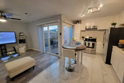Image de Spacious n Cozy 3 Bedroom // 15 min from Downtown