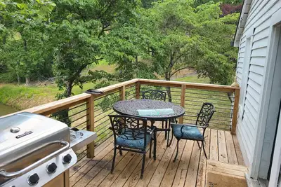 Image de Escape to the Nc Mountainside and stay in this cozy farmhouse