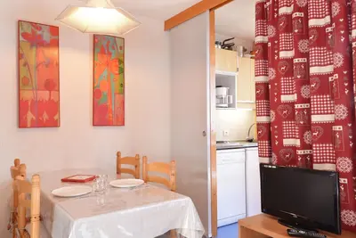 Image de Studio lumineux proche des pistes avec balcon - Animaux admis