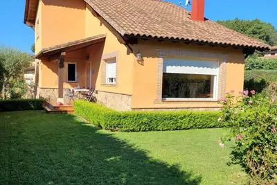 Image de Beautiful individual villa in Candeleda. 500 meters from the center