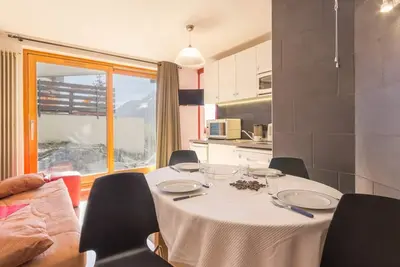 Image de Appartement cosy, près des pistes avec Wifi gratuit