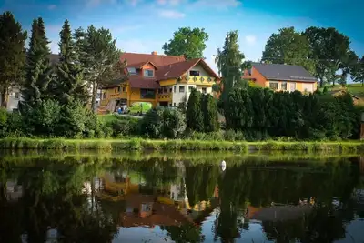 Image de GroĂźzĂĽgige Ferienwohnung am Badeweiher in der Oberpfalz