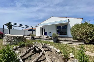 Image de Maison de vacances lumineuse 4p à Oléron, 8 couchages, jardin, proche centre ville - ménage inclus