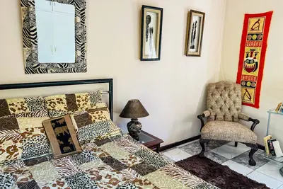 Image de Proximity! Gorgeous 2 Bedroom Lodge - Centre of Harare’s Social Scene