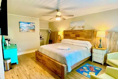 Image de Cottage 3, Located in town, walking distance to marina and festival grounds.