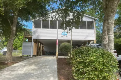 Image de 2025 Open @ Anchors Away! Close to shopping, dining & the Beach! !