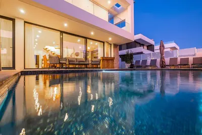 Image de Villa luxueuse \/moderne\/piscine chauffée à 1800 mètres de la plage Sao Rafael