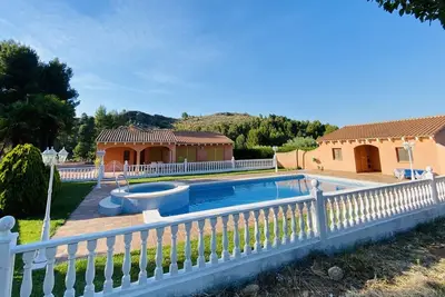 Image de Bonito Chalet Junto al Nacimiento De la Fuente Mula