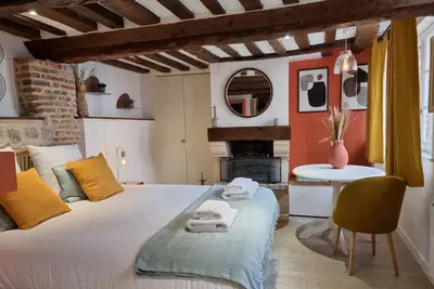 Image de Le Temps d’une Pause | Calme et cosy avec cheminée | Centre Honfleur