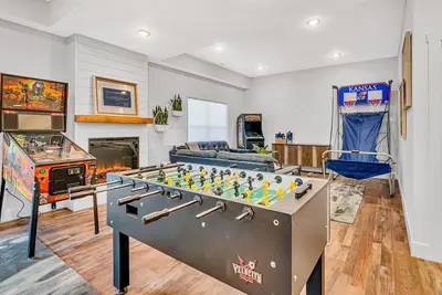 Image de Wow-High End Decor-Golf Cart-Games-Free Attraction Tickets-Upgraded Amenities-Hot Tub