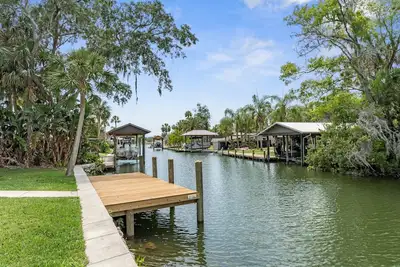 Image de Discover Tranquility by the Riverside - Your Perfect Getaway Awaits!