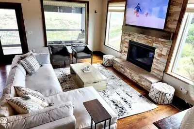 Image de Luxury Deer Valley East Retreat with Stunning Lake Views