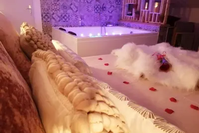Image de Nuit romantique, champagne, spa-balnéo