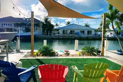 Image de Stilt House & 30 ft dock. Fun & Casual vacation rental that will feel like home.