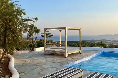 Image de Villa avec Piscine et vue 180 dans les hauteurs de Aliki