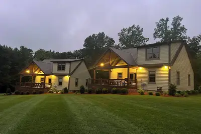Image de Luxury Cottage with pool, Less than 2 miles from Jamestown Marina! ! -#2