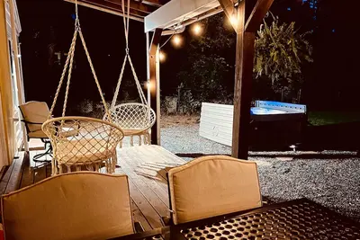 Image de Historic Home w/hot tub, steps from everything!