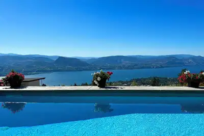 Image de Naramata dreaming Deluxe pool suite close to wineries, hiking and biking trails