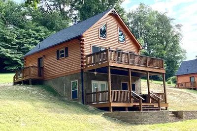 Image de Black Bear Retreat • 2Bed 2Bath Cabin • Near Bike Trail
