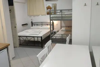 Image de Studio super économique situé au rez-de-chaussée sans balcon
