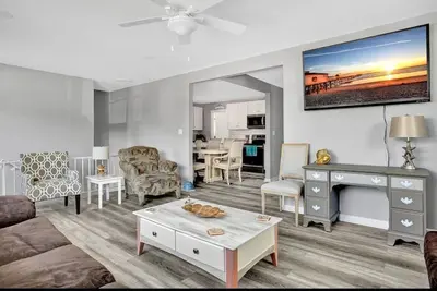 Image de 🏖 Beautiful Bay View Condo “Close To Beach” 🏖
