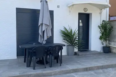 Image de Large apartment with balcony and garden
