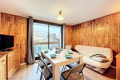 Image de Appartement skis aux pieds avec balcon et piscine chauffée