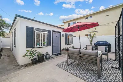 Image de Two Bedroom Beach Cottage in Pacific Beach, San Diego