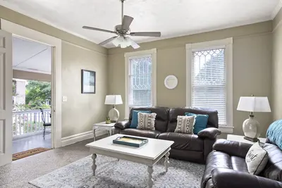 Image de Centrally Located Montgomery Apartment