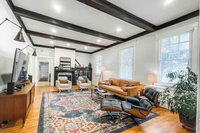 Image de Fitzgerald-Vaught 3br Beauty Close to Capitol
