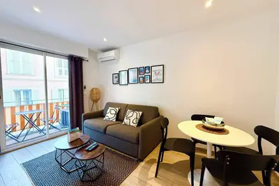 Image de C001 - Beau studio neuf centre Cannes
