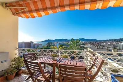 C078 Superb apt in Cannes - Sea view - 6 people
