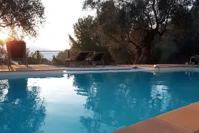 Image de Villa de plain pieds, à la campagne, au calme