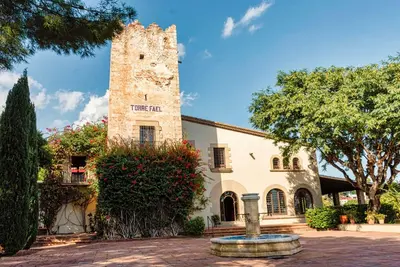 Image de Just 5 minutes from the beach, 15 minutes from Barcelona, Luxury villa