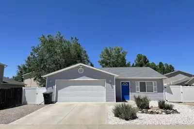 Image de Cozy home, easy access to downtown and Lunch Loops