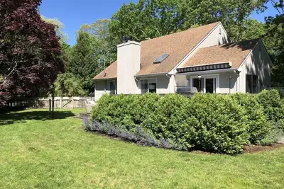 Image de Relax by the pool in East Hampton!