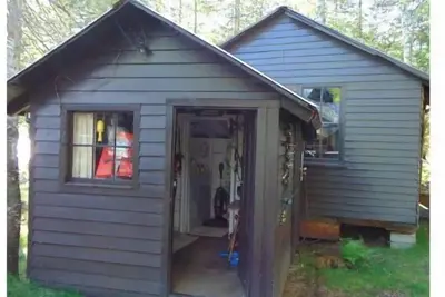 Image de The Glamp-Direct on Lake with own Beach and own Outhouse