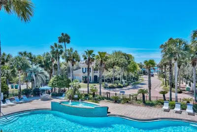Image de ☀️ Paradise Isle | Steps from Beach | Golf Cart | Dog Friendly* 🐾