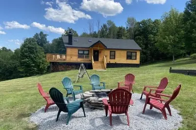 Image de Newly Renovated Cabin on the Mountain