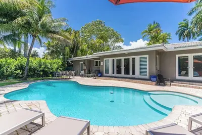 Image de Luxury 3BRs Home 4mins to Ocean with Heated Pool