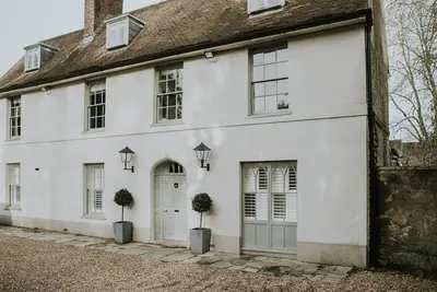 Image de Wimborne House - Sept Chambres Villa, Couchages 16