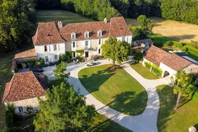 Image de Chateau De Neveu - Sept Chambres, Couchages 14