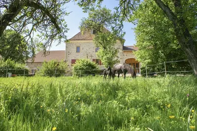 Image de Chateau Beaucharm - Trois Chambres, Couchages 8