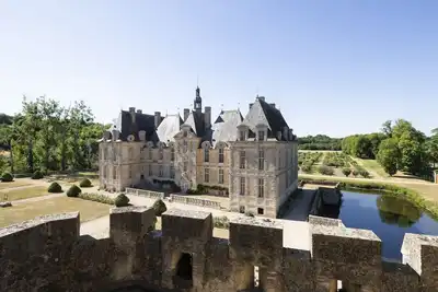 Chateau De St Louis - Dix Chambres Villa, Couchages 24